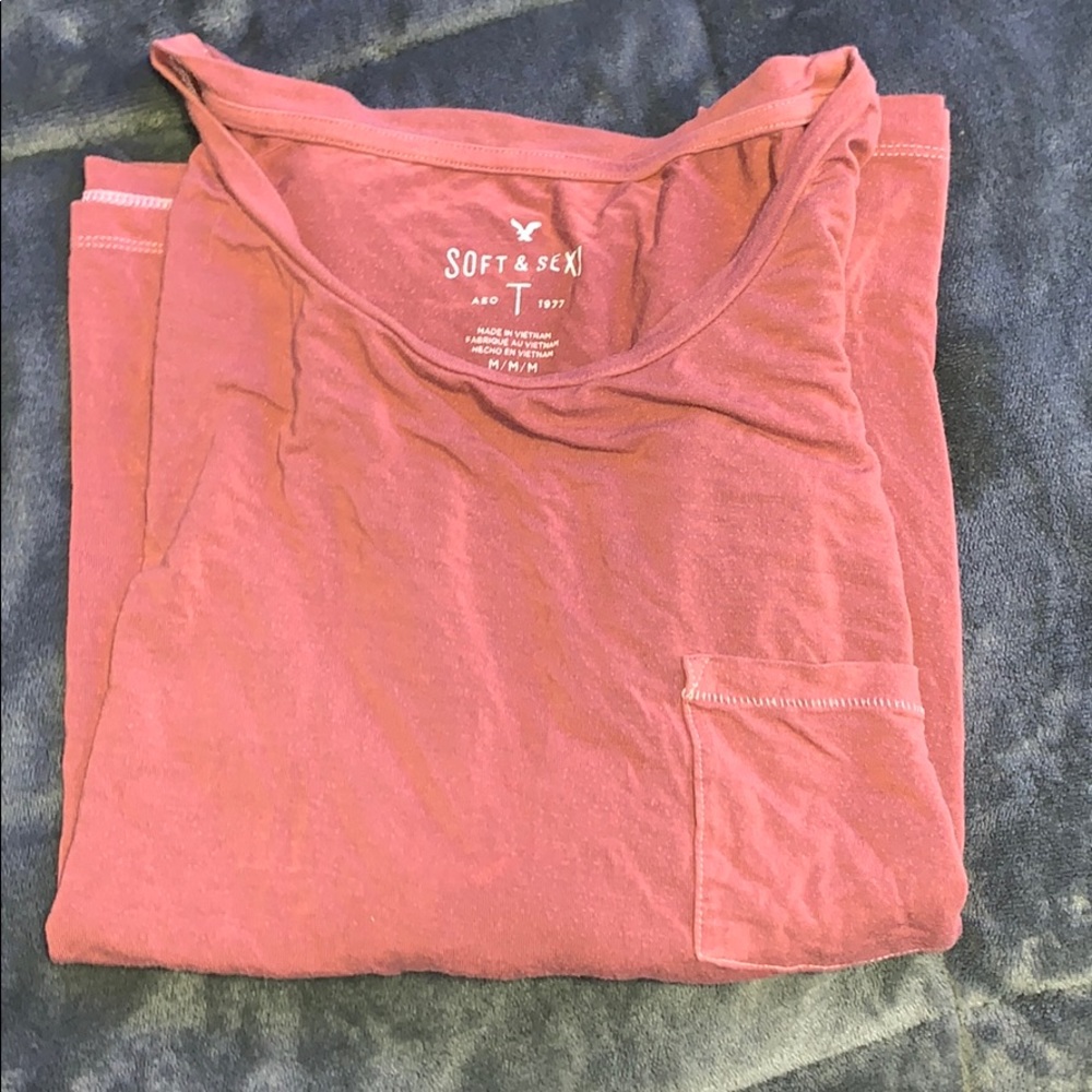 Soft and sexy American eagle t-shirt